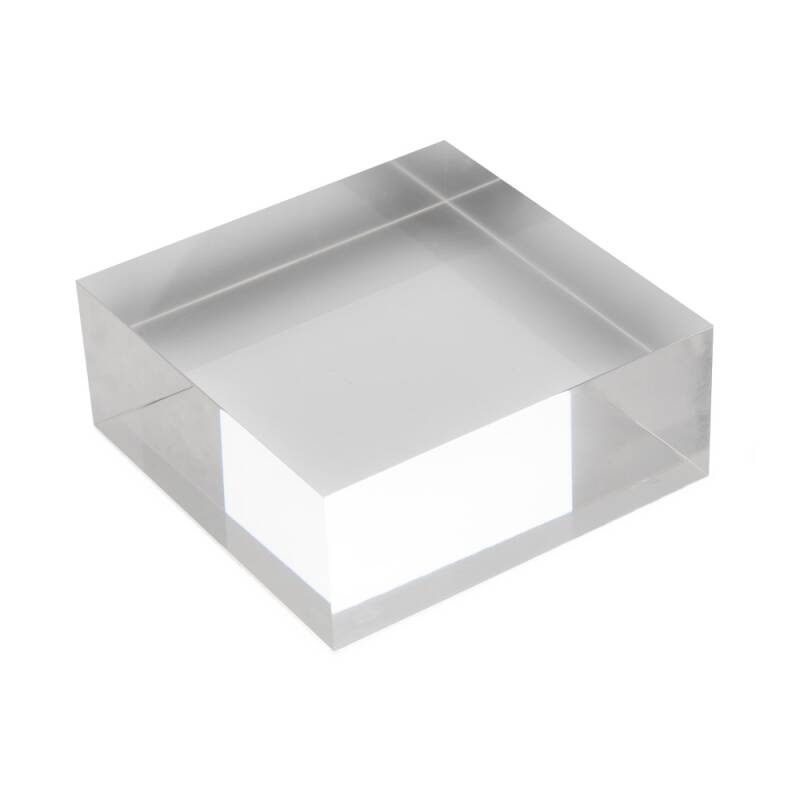 Quadratischer Acrylblock 100x100x30mm transparent mit glänzend polierten Seiten 